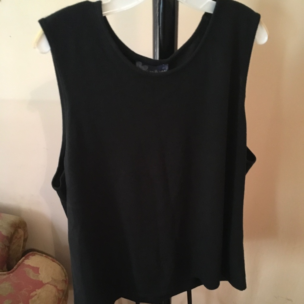 Sleeveless Sweater/Best